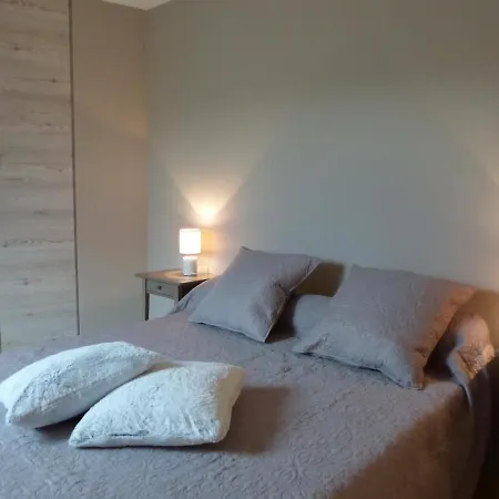 Holiday home Renove Avec Terrasse, Poele A Bois Et Wifi A - Fr-1-489-79