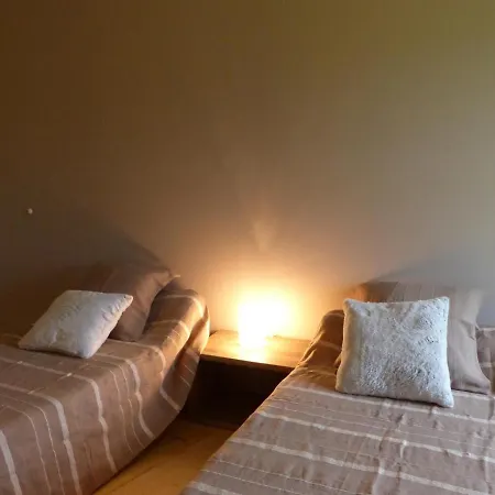 Renove Avec Terrasse, Poele A Bois Et Wifi A - Fr-1-489-79 Holiday home Chapeau