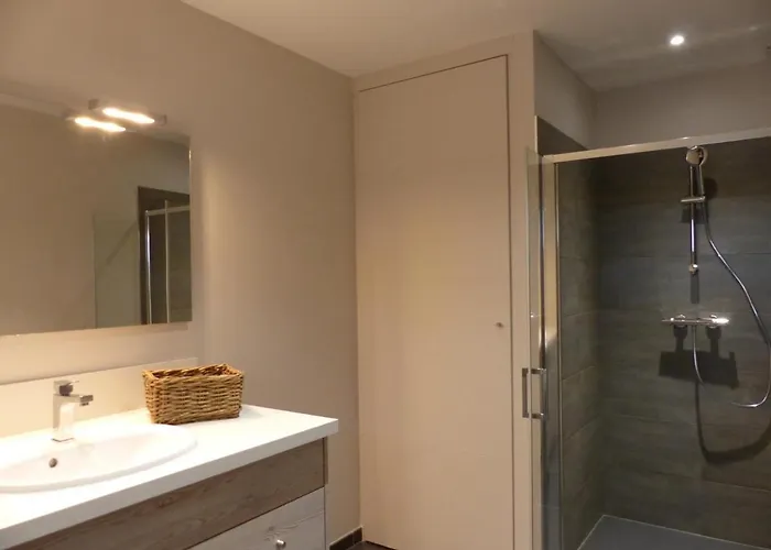 Дом отдыха Renoves A La Ferme, Terrasse Et Ambiance Scandinave - Fr-1-489-79 Chapeau